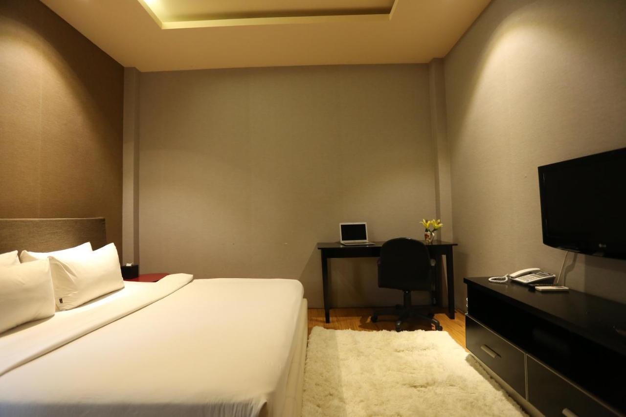 Diamond Suite Hai Ba Trung Thành Pho Ho Chí Minh Esterno foto
