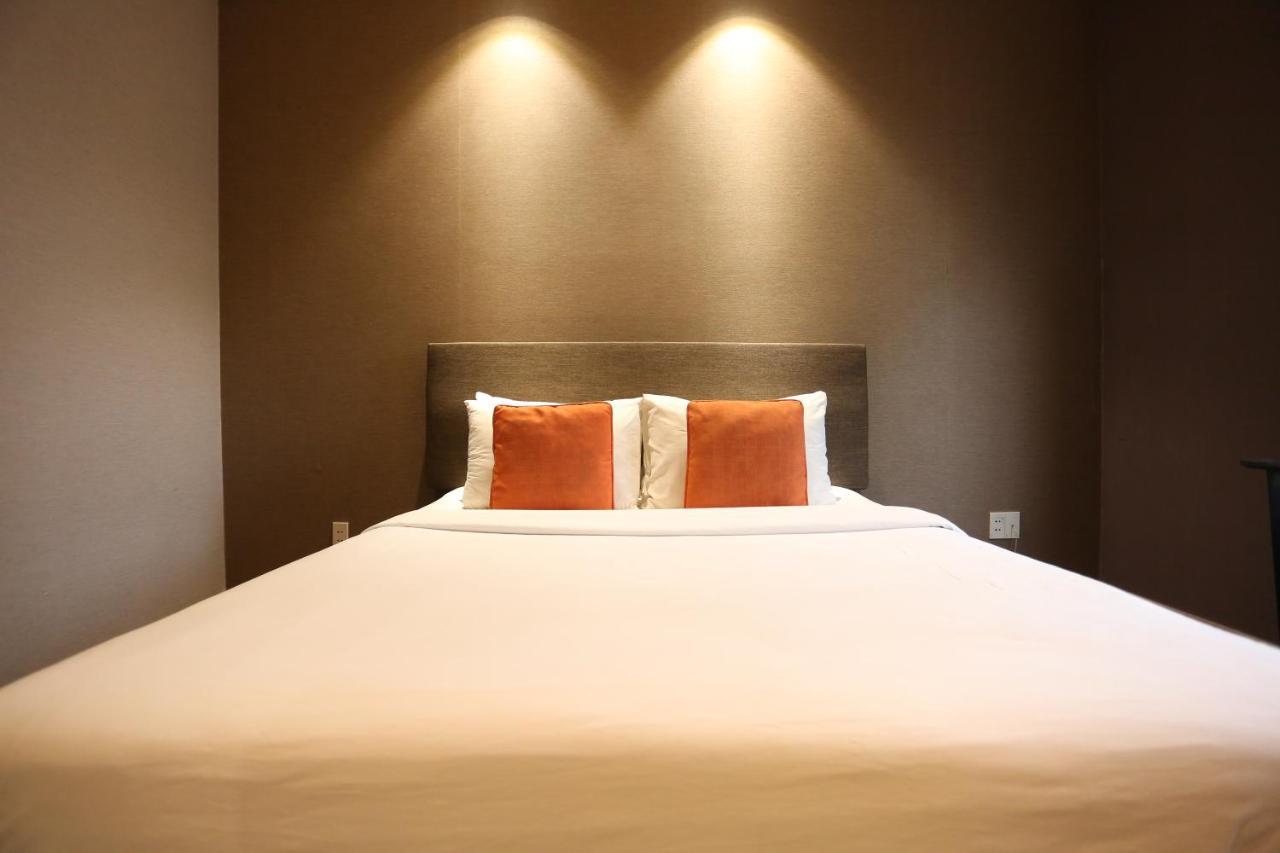 Diamond Suite Hai Ba Trung Thành Pho Ho Chí Minh Esterno foto