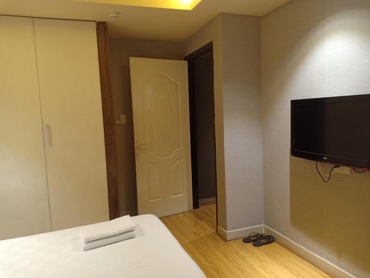 Diamond Suite Hai Ba Trung Thành Pho Ho Chí Minh Esterno foto