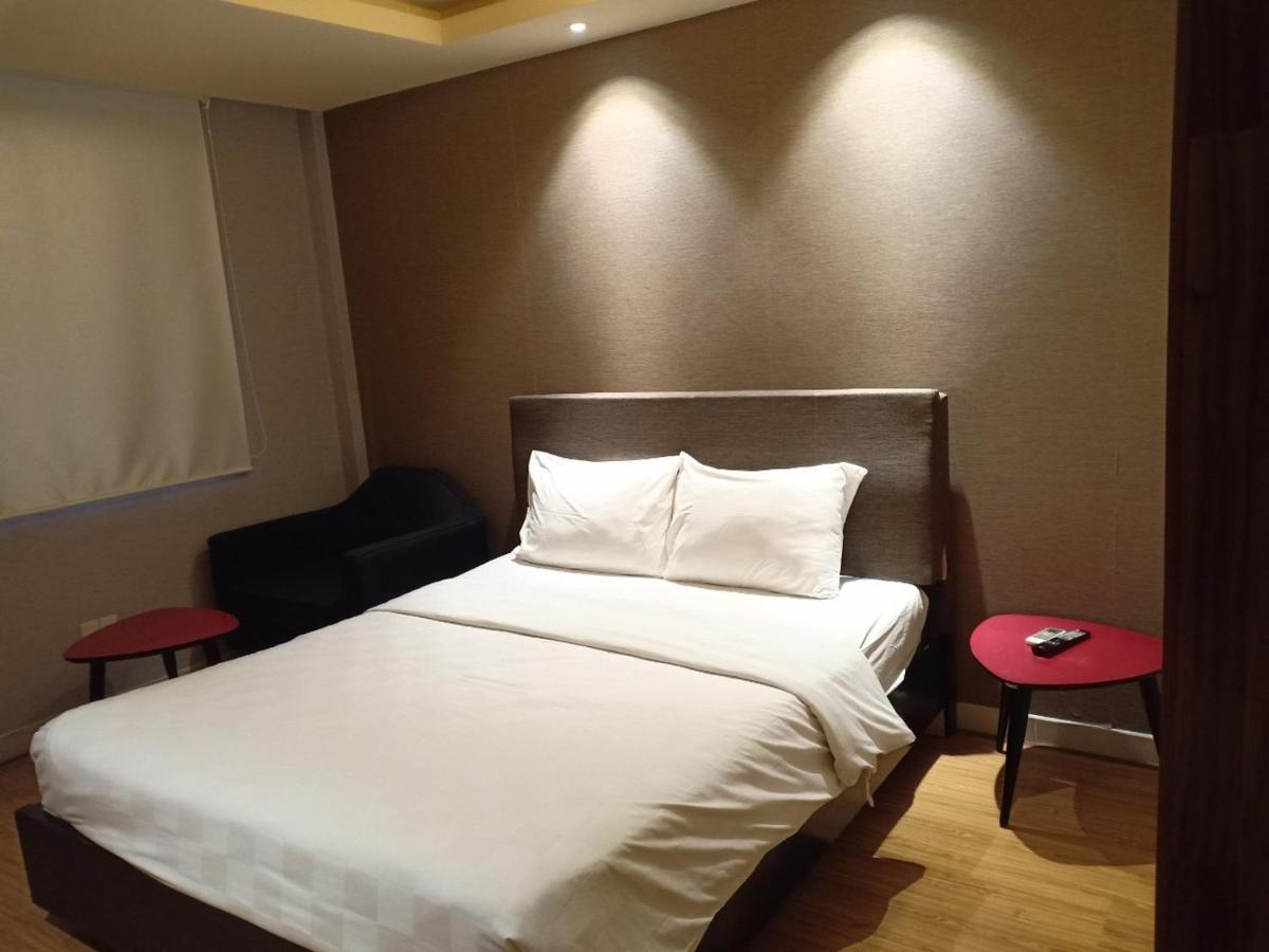Diamond Suite Hai Ba Trung Thành Pho Ho Chí Minh Esterno foto